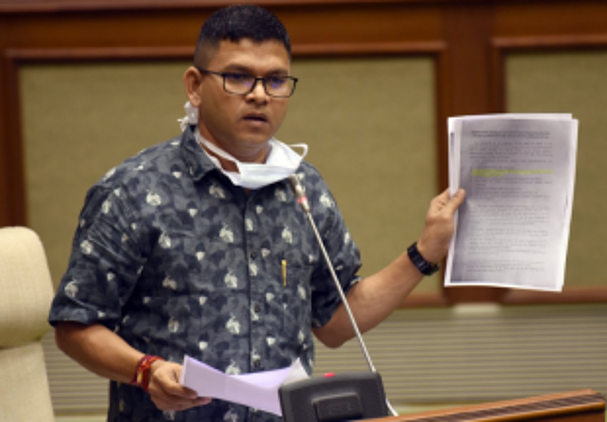 Govt to look into land ownership issues faced by tribals