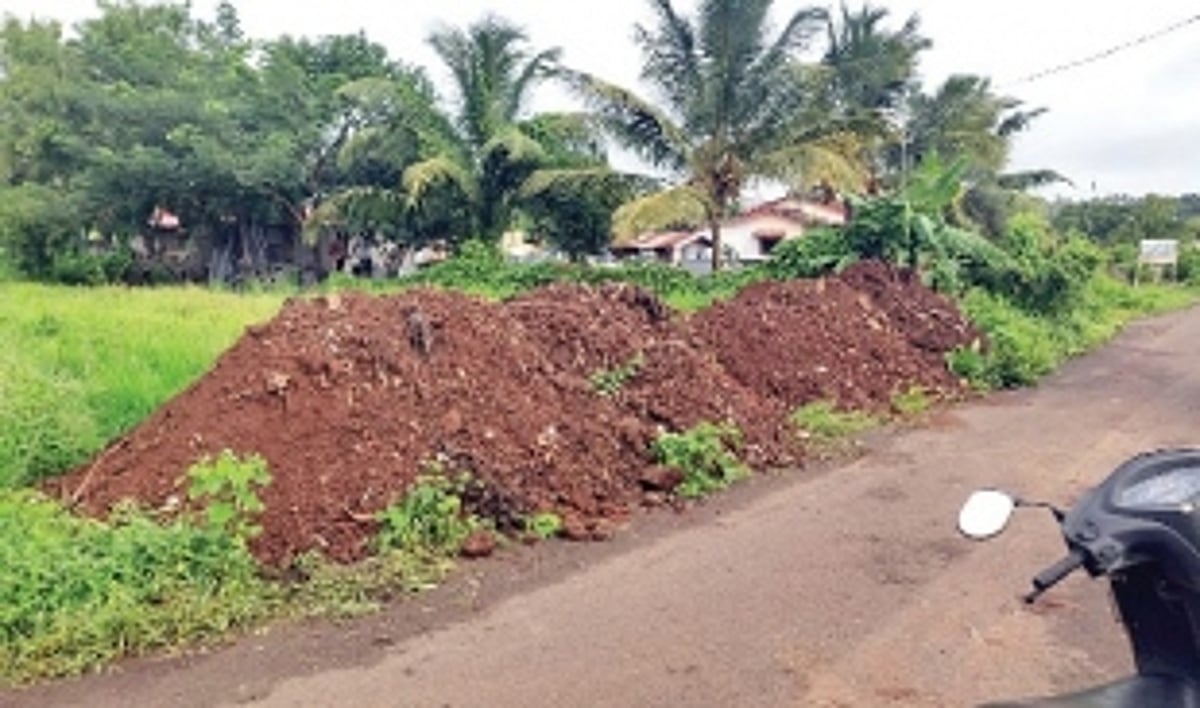 Govt to ‘drive away’ illegal filling, constructions along highways