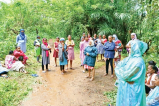 Govt trying to silence us with  intimidatory tactics: Farmers