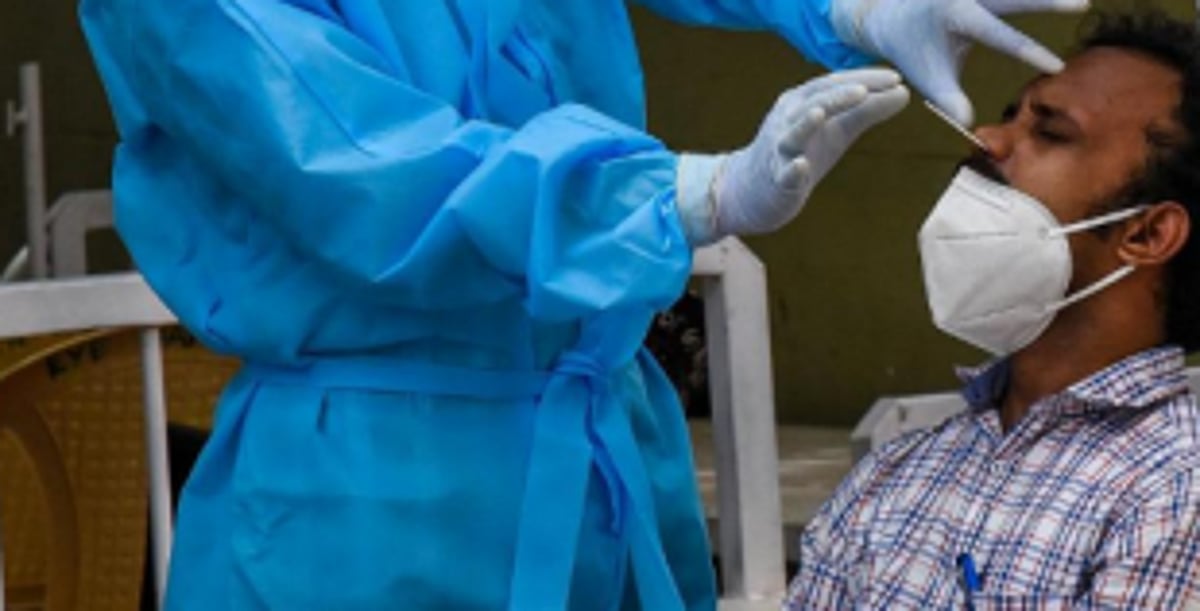 Govt warns hospitals not to deny entry for want of RTPCR test