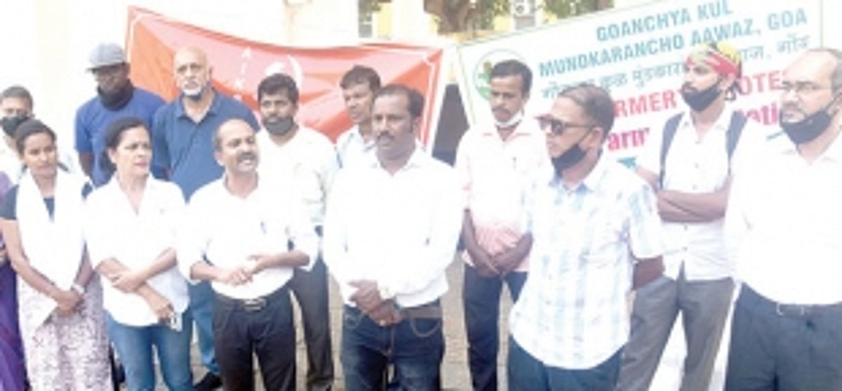 Group opposes farm bills, holds protest in City