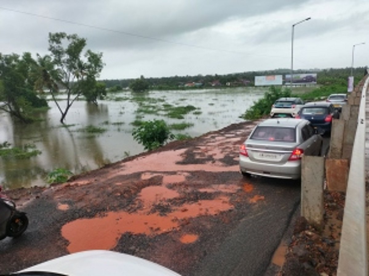 Guirim-Mapusa road in bad  shape as patch work wears off