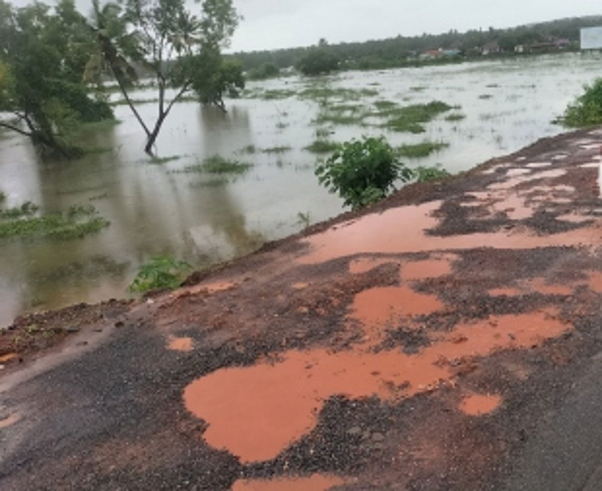 Guirim-Mapusa service road in pathetic condition