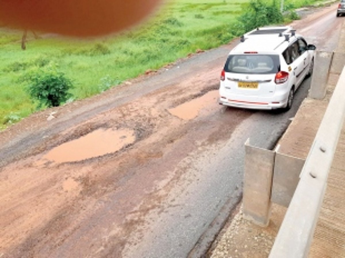 Guirim service road cries  for urgent attention