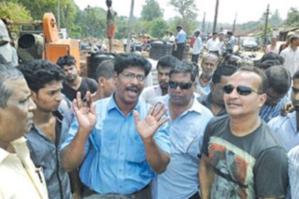 Gurudas Shirodkar argues over the construction of a culvert in Chimbel