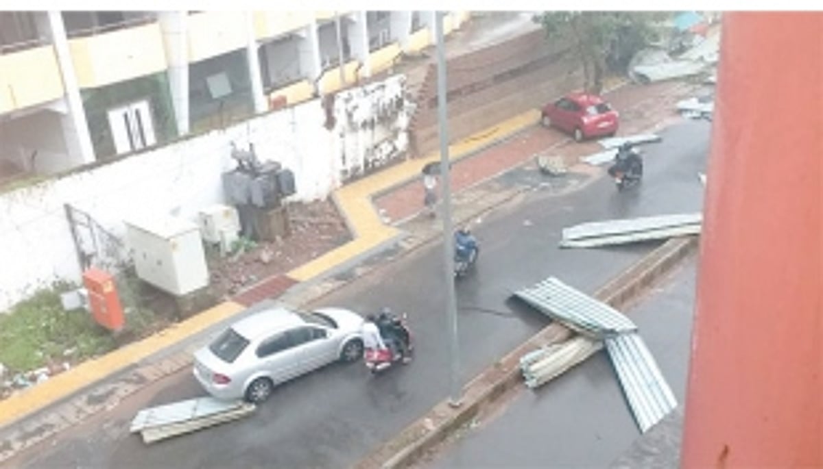 Gusty winds hit Margao; roof sheets blown off
