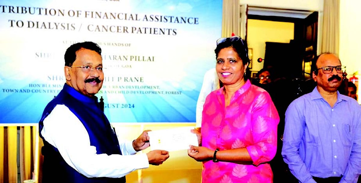 Guv distributes aid to 272 cancer
and dialysis patients