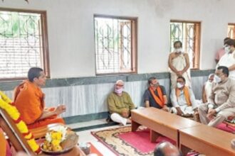 Guv pays condolence  visit to Canacona mutt