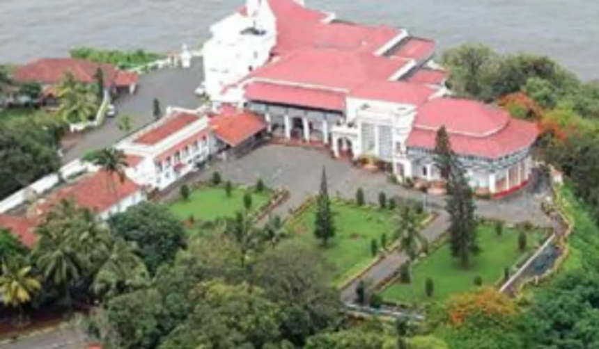 Guv urged to bring Raj Bhavan under ambit of RTI Act 1 Guv urged to bring Raj Bhavan under ambit of RTI Act