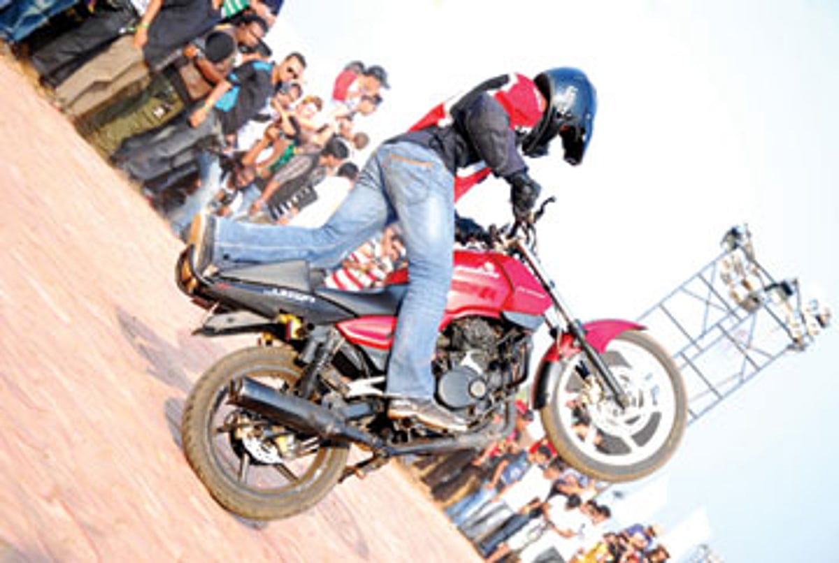 HERE COMES THE WHEELIE GUY