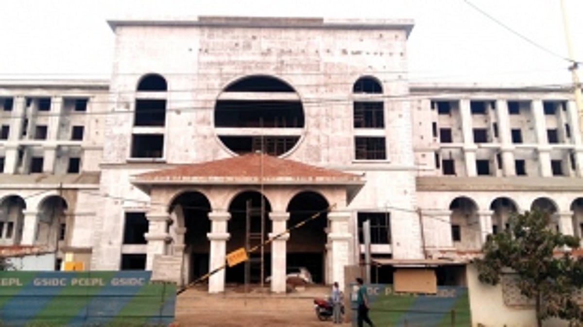 HOSPICIO AILS, South GOA URGENTLY NEEDS A  DISTRICT HOSPITAL