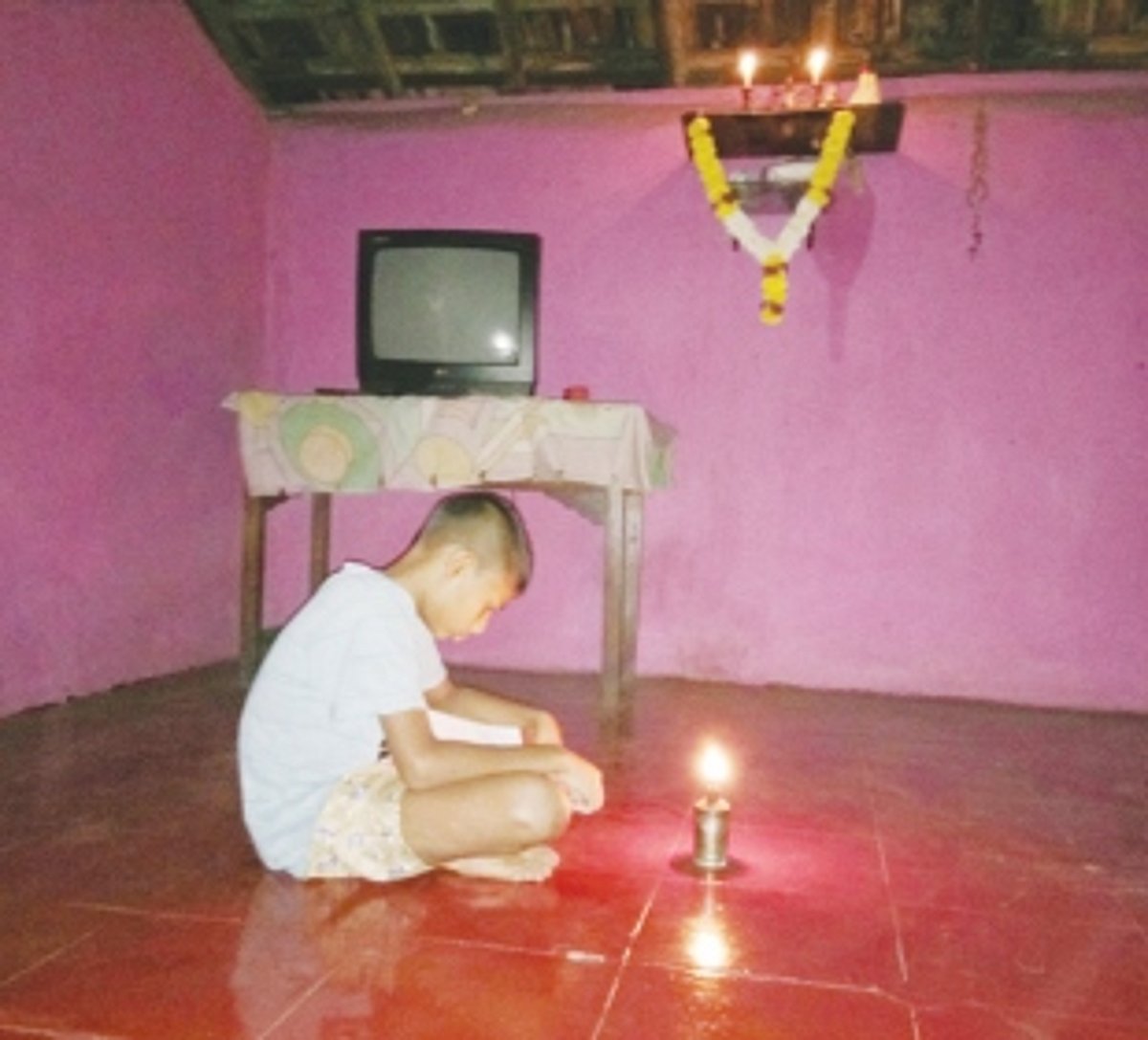 Hansa boy forced to study under kerosene lamps