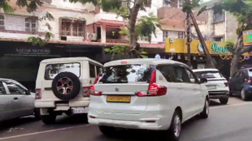 Haphazard parking at Porvorim highway sparks concerns amongst locals