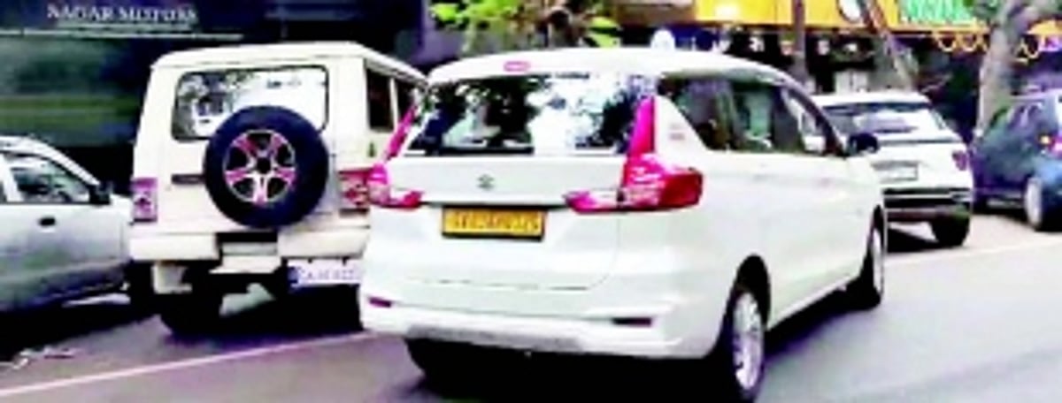 Haphazard parking of vehicles on NH 66 at Porvorim sparks serious concerns