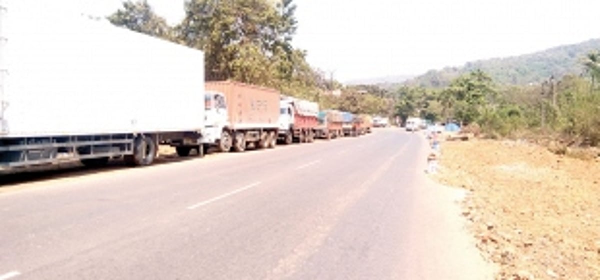 Haphazard parking turns Bethora  junction into accident-prone zone