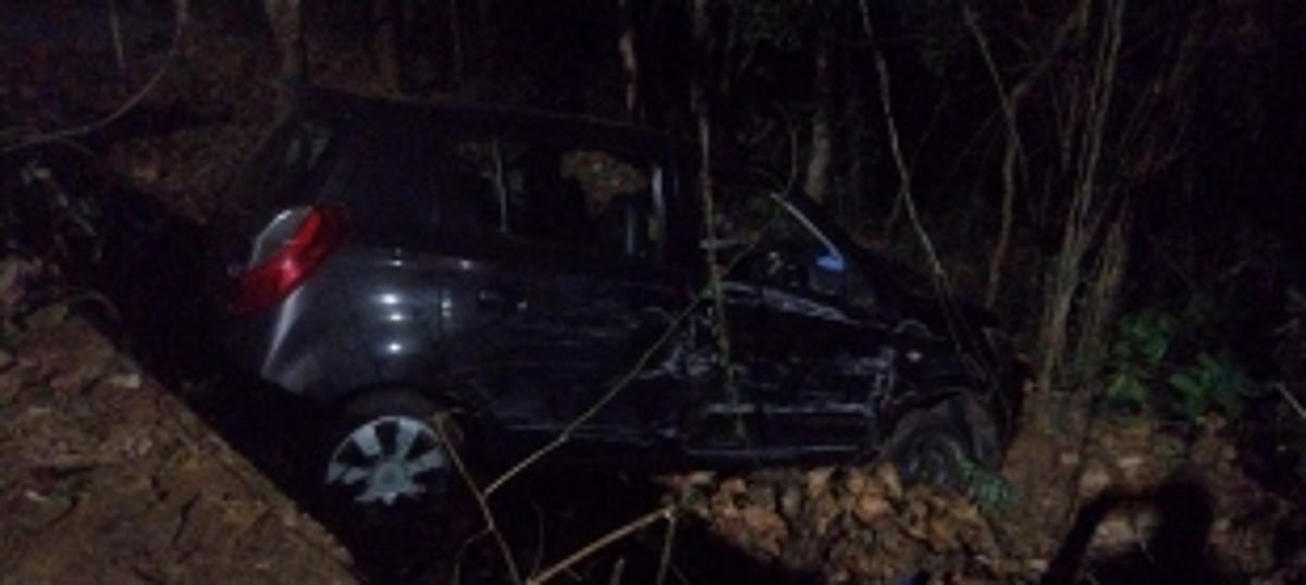 Head-on collision between bike and car at Nanoda Kasarpal; No fatalities reported