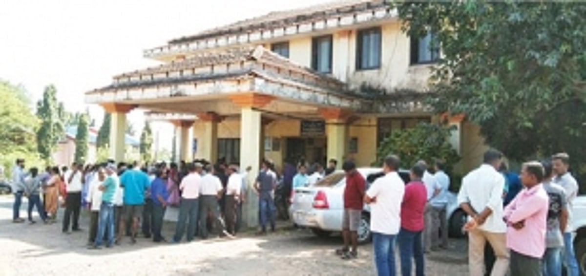 Headland Sada locals allege 'councillor is involved'