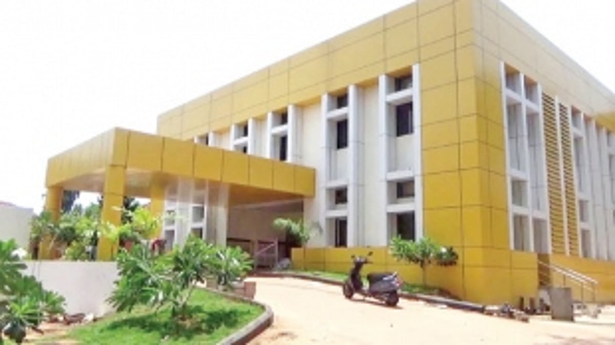 Health minister wants AAI to  manage Chicalim Hospital