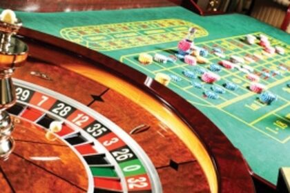 Health professionals call for temporary halt of ‘super spreader’ casinos