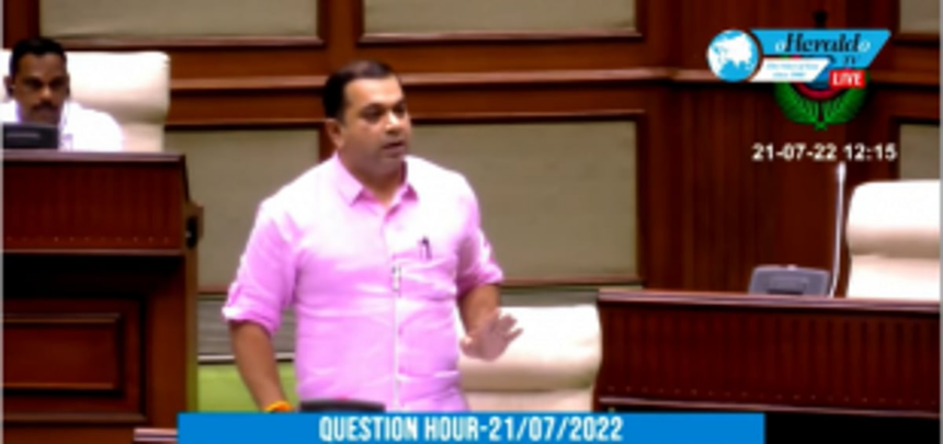 Heated discussion over taxis; Tourism Minister presents Goa Miles as model