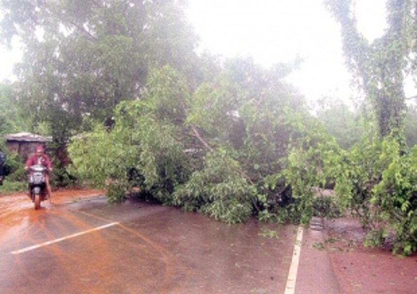 Heavy rains cause chaos in Ponda 1 Heavy rains cause chaos in Ponda