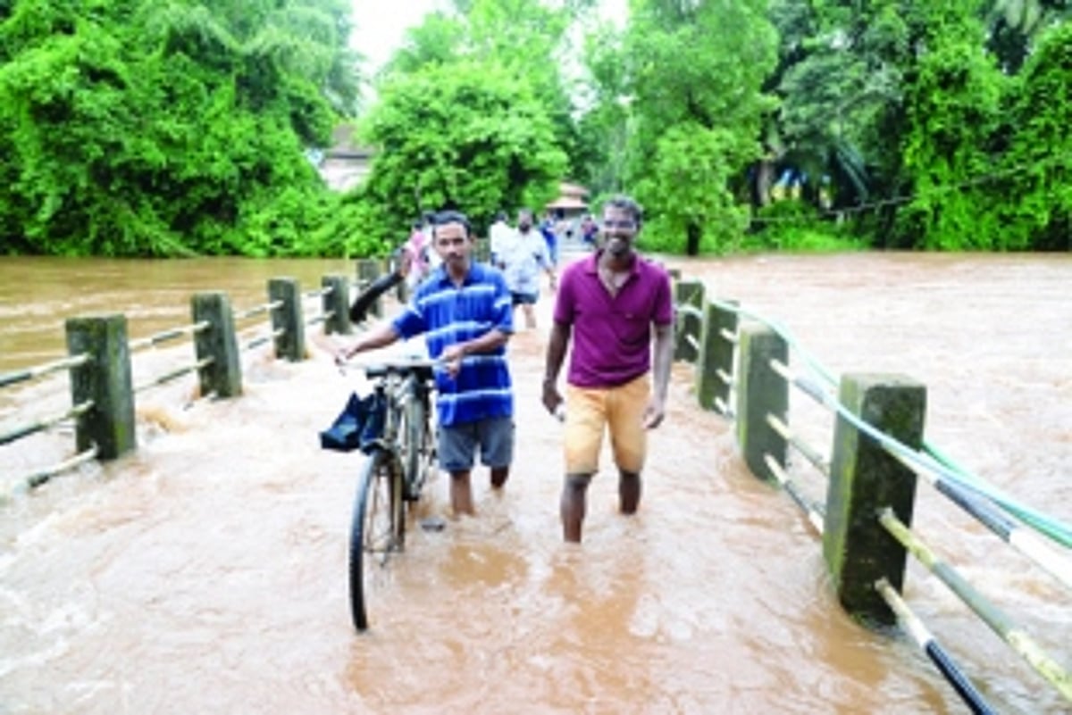 Heavy rains disrupt normal  life in Paroda, Chandor