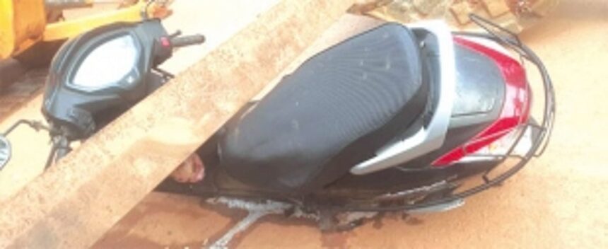 Height barrier comes crashing down from rail bridge, two injured