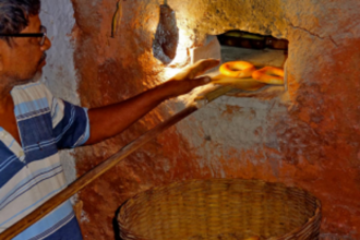 Help the traditional baker to save the Goan pao