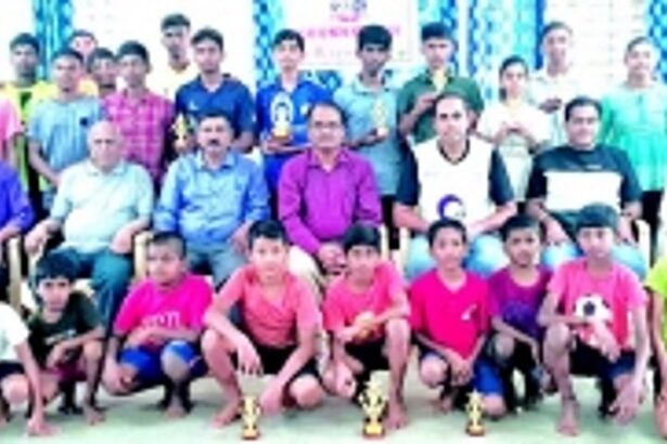 Hemant clinches SRS chess trophy
