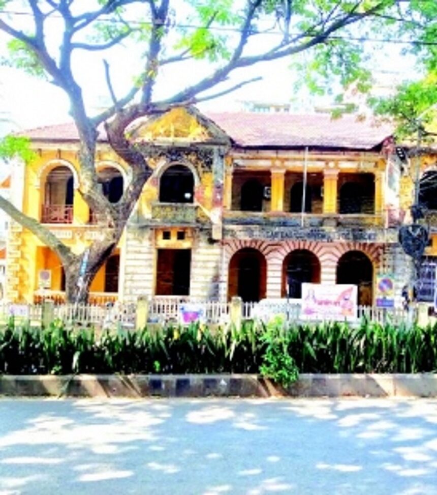 Heritage Mapusa Comunidade building crying for maintenance