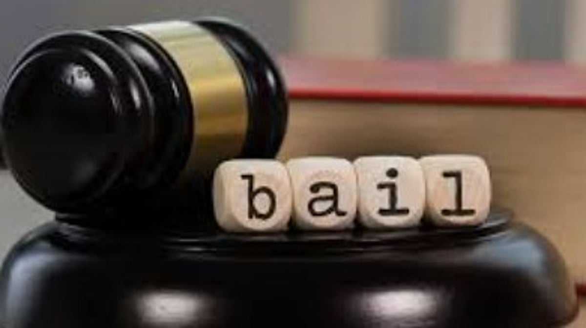 High Court Grants Bail to Suspended Konkan Railway Cops in Bribery Case