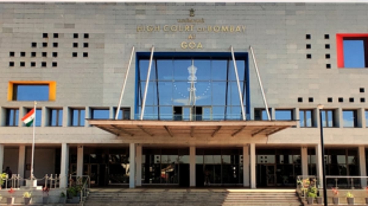 High Court Orders Government Crackdown on Illegal Constructions on Public Beaches Across Goa