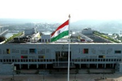 High Court Quashes FIR and LOC Against Four in ₹100 Crore Share Market Scam Case
