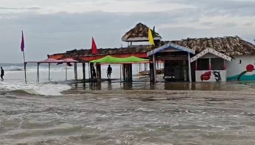 High tides leave South Goa shacks flooded ahead of Tourism Season