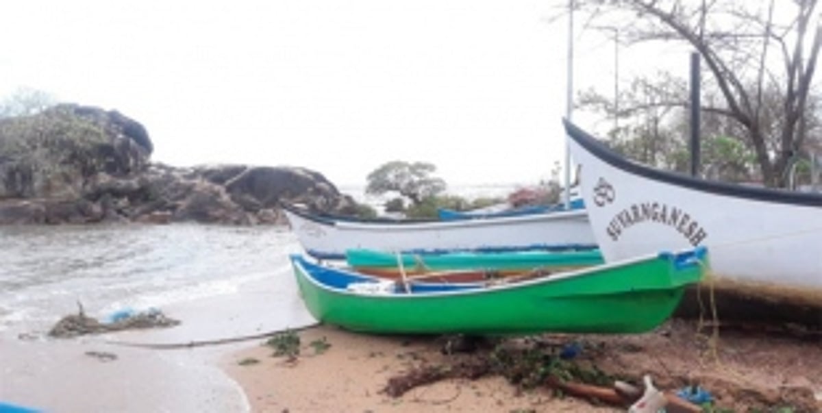 High waves lash Salcete beaches