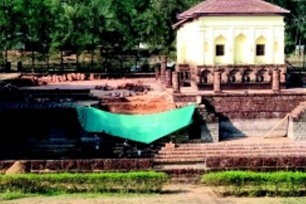 Highway vibrations: Cracks show up on Safa Masjid walls