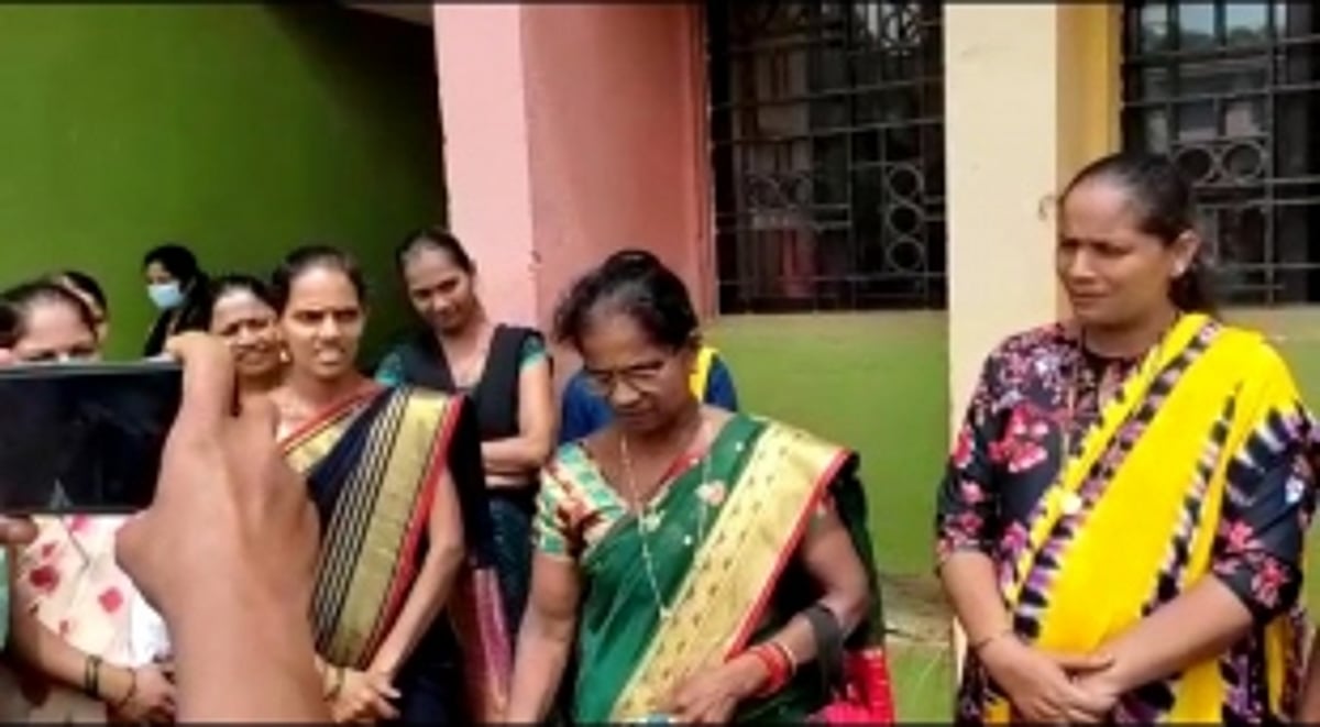 Hivrem locals demand a regular English teacher at Hivrem Govt. Primary School