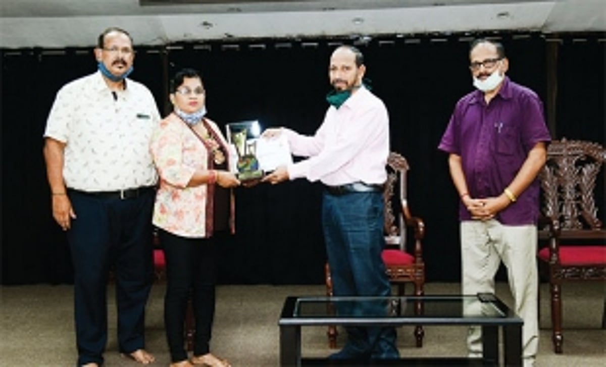 "Ho  Uzo Palounk  Zata’ bags first prize in popular tiatr competition