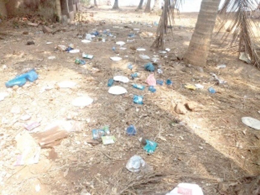 Hollant beach littered with garbage