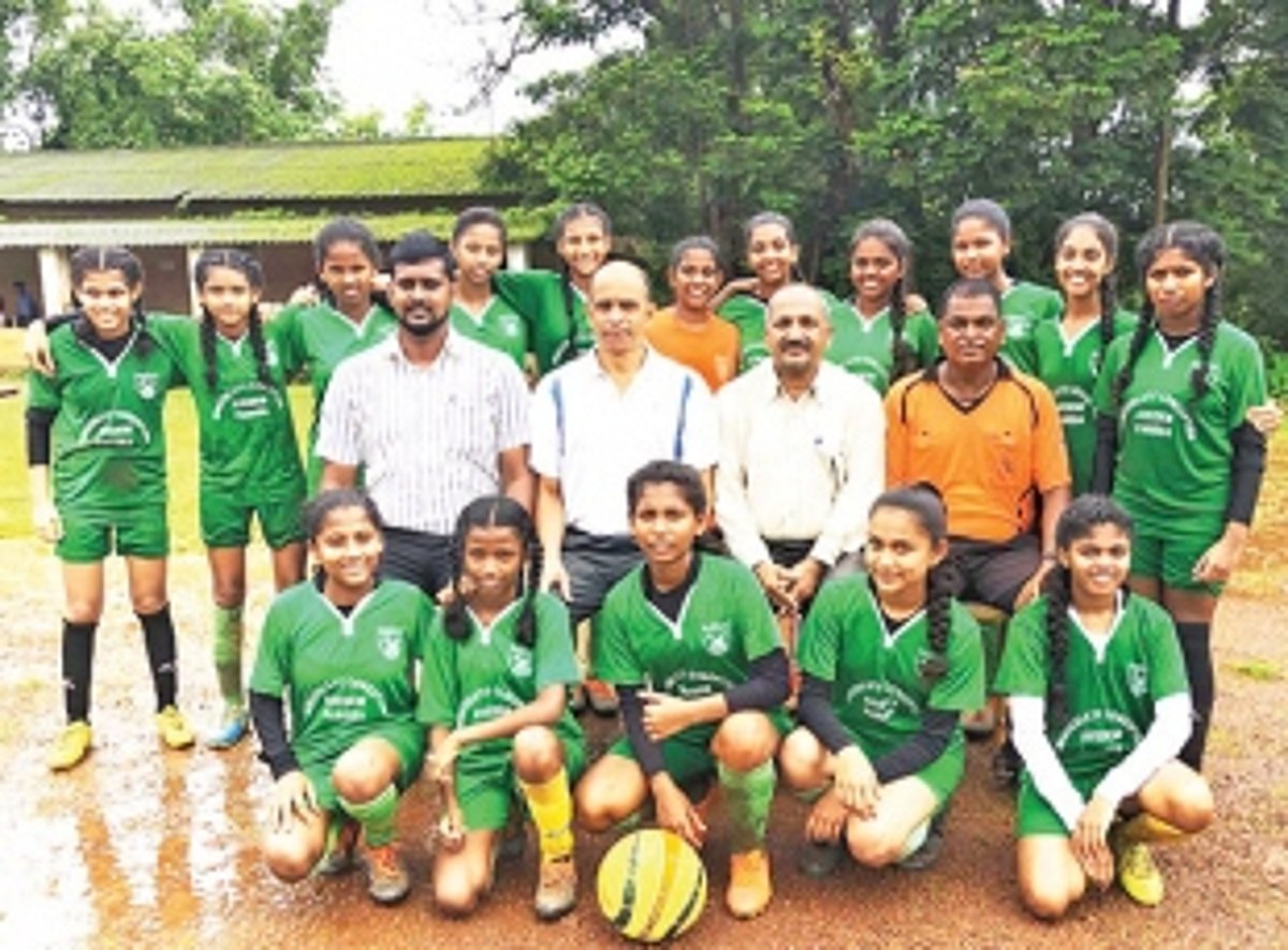 Holy Spirit, Kings School, OL Carmel HS move ahead