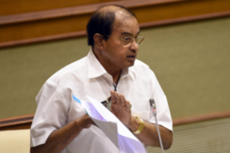 Hon Minister Ravi Naik, videos & photos of maggot-filled rice are “not old”. They were captured by O Heraldo on August 1 and 2