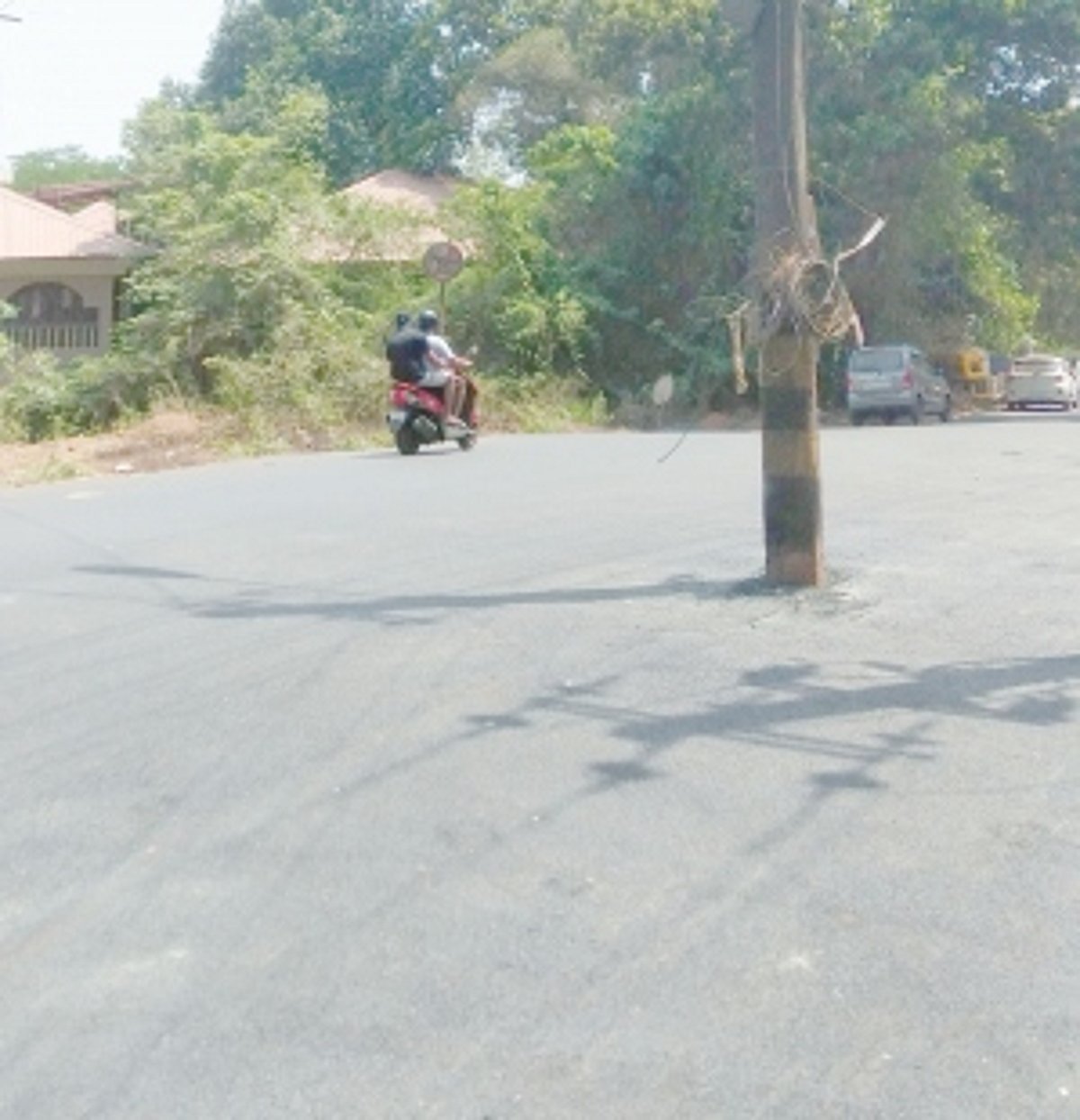 Hot-mixing completed in Ponda but electricity poles pose danger