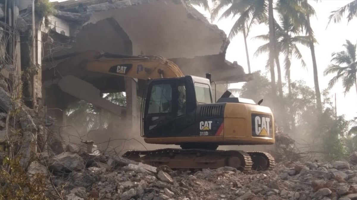 Hotel against which Matanhy Saldanha fought, finally comes down