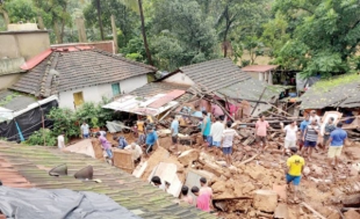 House collapse leaves 4 Ibrampur families homeless