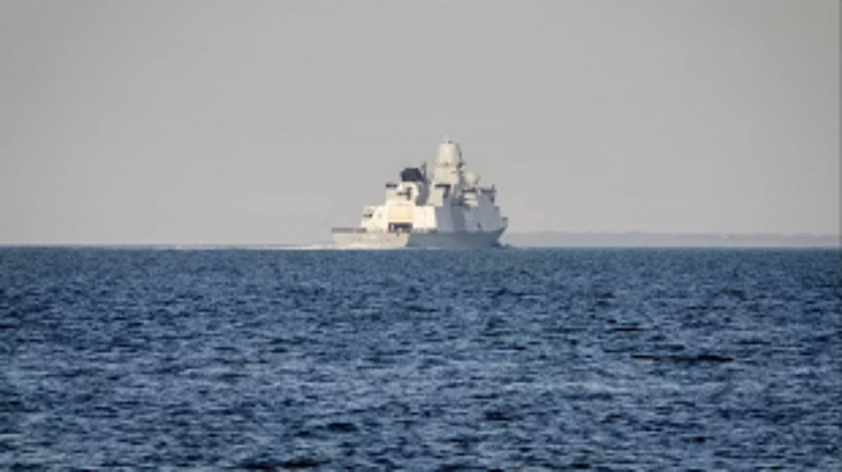 Houthi Rebels Target US and UK Ships in Red Sea Missile Attacks: Vessel Headed for India Escapes Major Damage