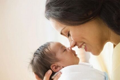 How does aging affect the chances of conceiving?