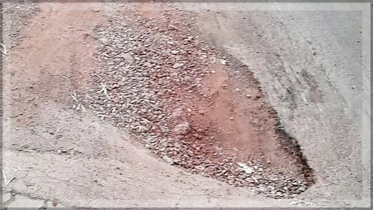 Huge pothole poses risk to motorists
at Sangolda