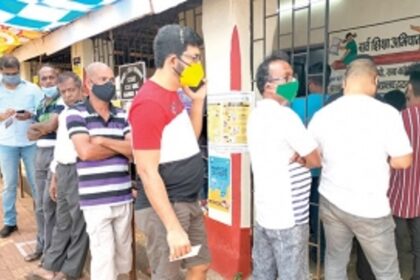 Huge turnout ensures successful  voting in Mandrem, Pernem