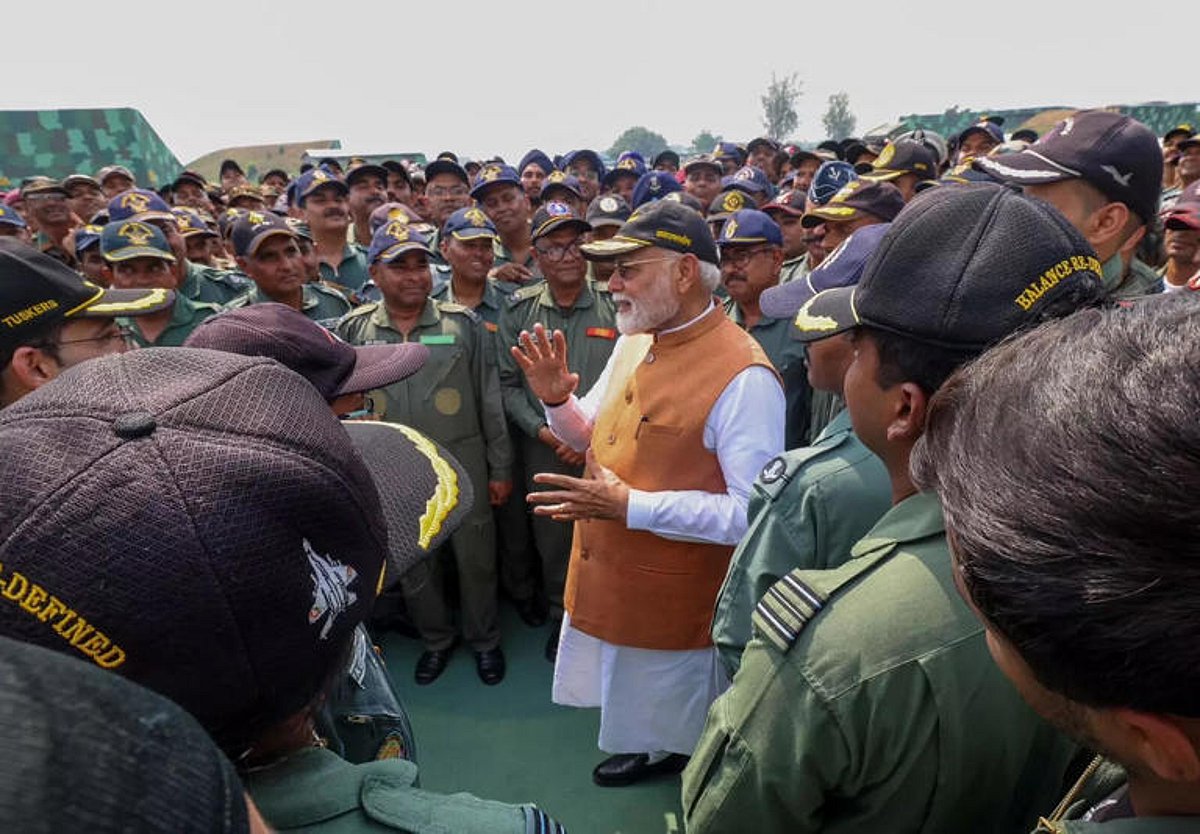 'Hum ghar mein ghus kar maarenge': PM Modi visits Adampur Air Base, stands firm beside S-400 amid Pakistan’s baseless claim