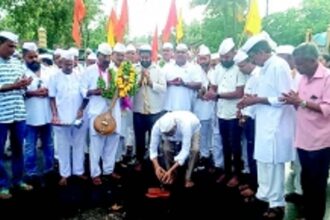 Hundreds of Warkaris embark on annual pilgrimage to Pandharpur